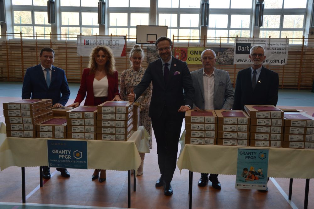 Rozdanie laptopów w ramach programu Granty PPGR