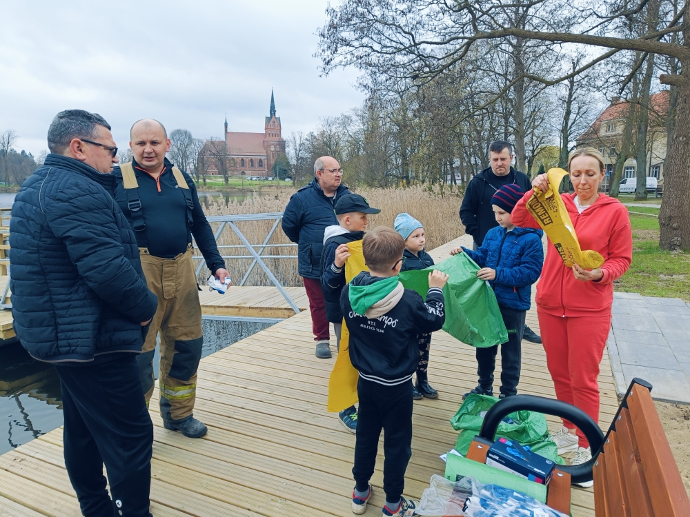 Posprzątaliśmy brzegi naszego jeziora  również w 2025 roku