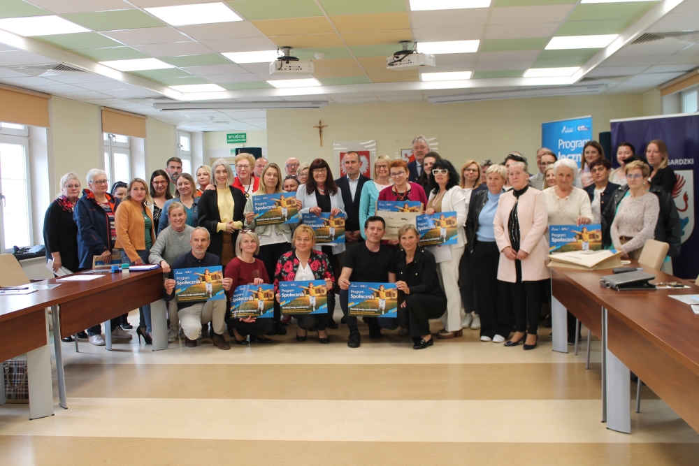 Podpisanie umów na realizację zadań w ramach Programu Społecznik